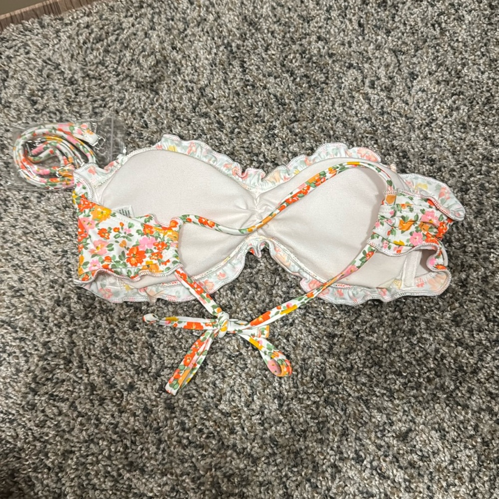 Floral Ruffle Bikini Top with Matching Scrunchie - Picture 2 of 2